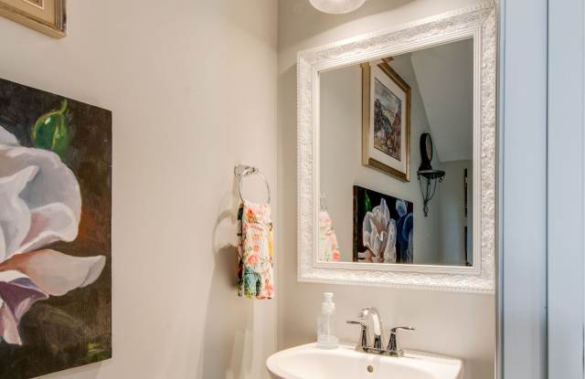 7394 Old Harding Pike Gallery 4