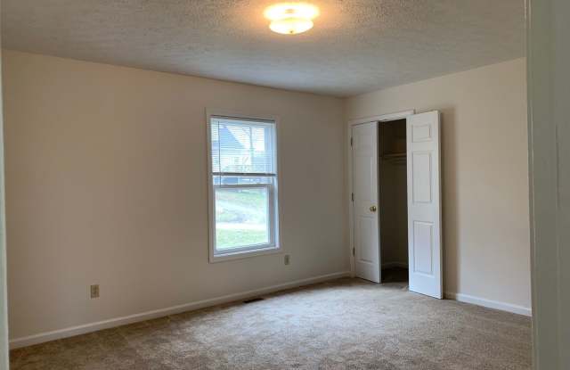 3 Bedroom 2.5 Bath Townhouse Gallery 1
