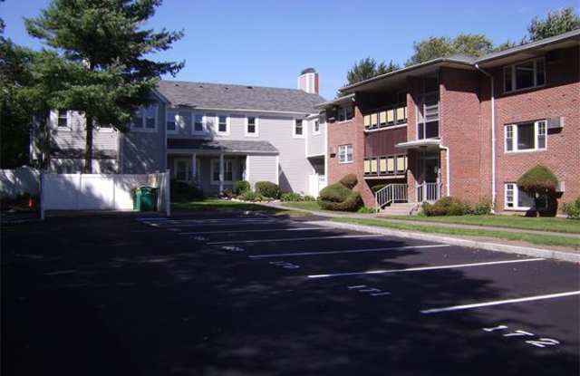 206 Rock Street Gallery 2