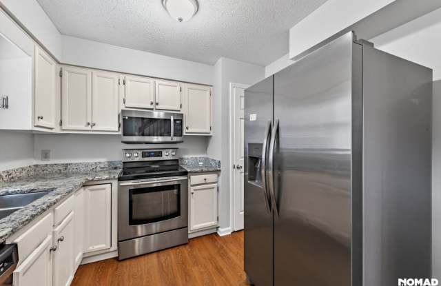 Charming 3 Bed / 3 Bath / 2 Kitchen House in Raleigh photos photos Charming 3 Bed / 3 Bath / 2 Kitchen House in Raleigh photos photos