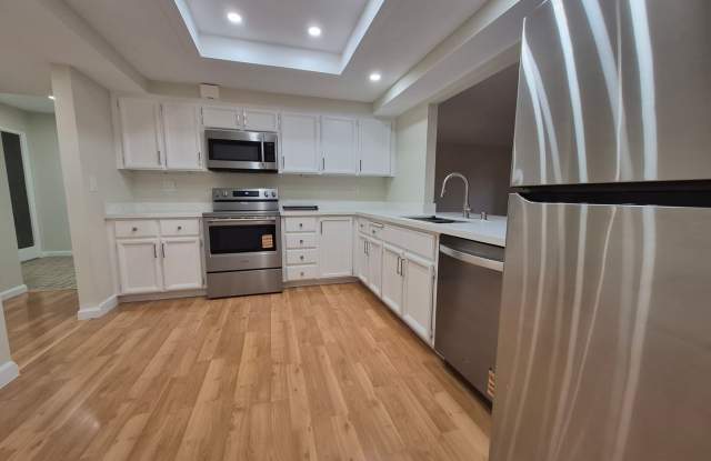 Updated 2 BR | 2 BA Barron Park Condo Gallery 3