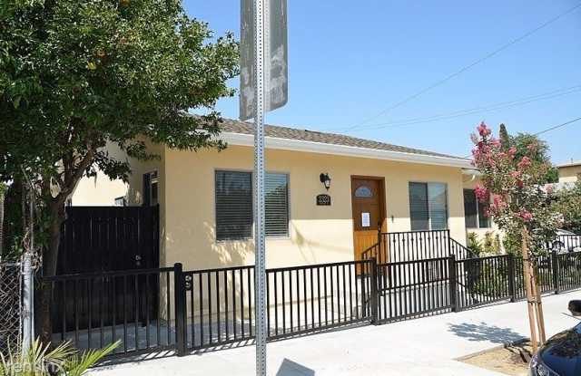 2323 Sheridan Street Gallery 2