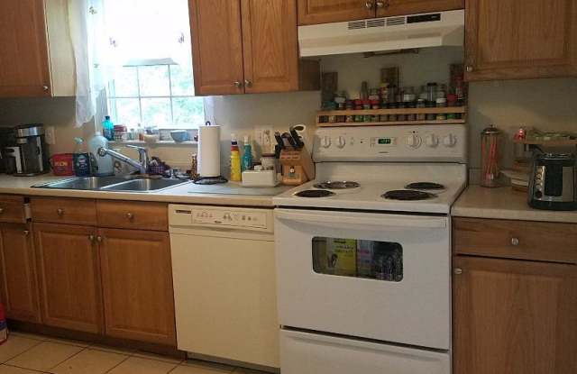 8303 WHITE STAR COURT Gallery 2