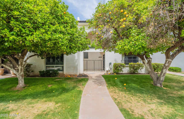 7640 E MINNEZONA Avenue Gallery 1