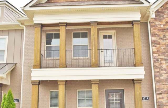 Gorgeous 3BR luxury Murfreesboro townhome in Generals Run! photos photos