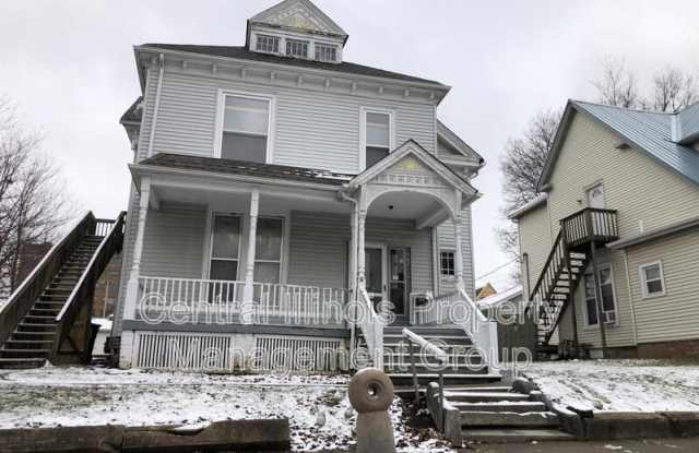 407 East Monroe Street - 2 photos photos