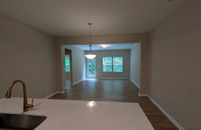Room in 5 Bedroom Home at Reeves St Gallery 3