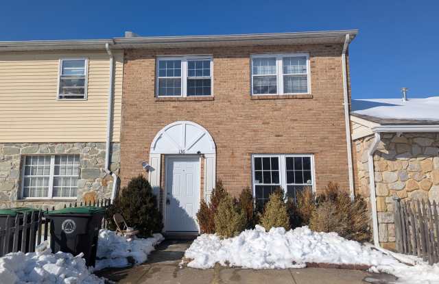 136 Colonial Square Place - 1 photos photos