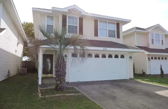 Centrally located with easy access to bases & shopping! photos photos