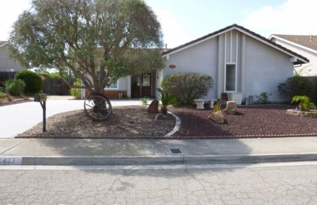 1437 Calle Redonda Ln - 1437 Calle Redonda Lane, Escondido, CA 92026
