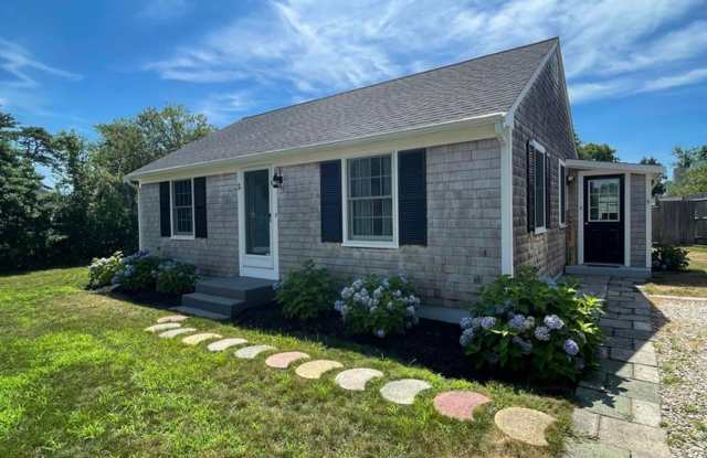 Dennis Port 2 bedroom Ranch - 5 Cross Street, Dennis Port, MA 02639