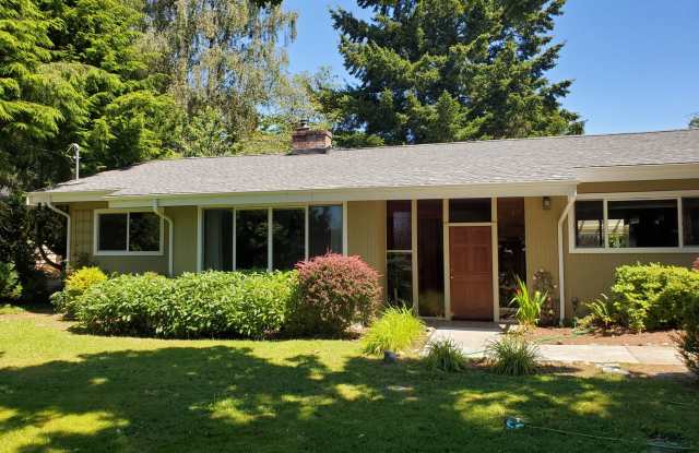 Modern Upgraded 3 bedroom Rambler photos photos