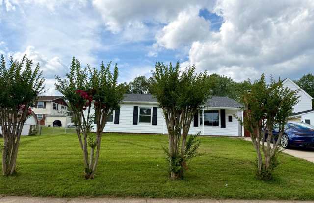 606 W BEECH Road W Gallery 2