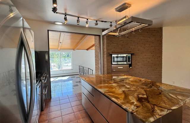 Grape Vines on Grape Ave: 3 bed/2 bath ranch in AMAZING location in Old North Boulder! Gallery 3