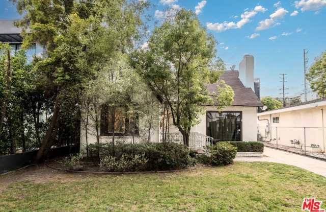 307 S La Peer Dr Gallery 2