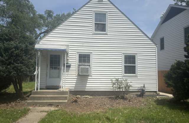 825 Mc Kinnie Avenue photos photos