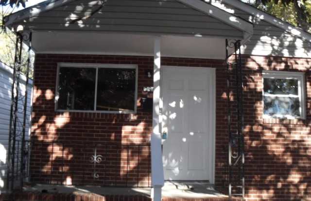 2908 Marshall Avenue photos photos