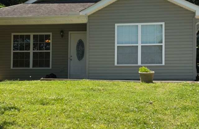 Maryville 37801 - 3 bedroom, 2 bath home - Contact Ed Johnson (865) 924-5045 photos photos