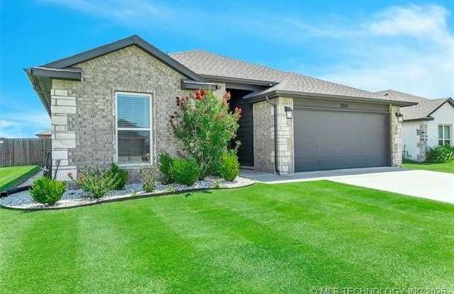 3943 S 149th East Avenue Gallery 2