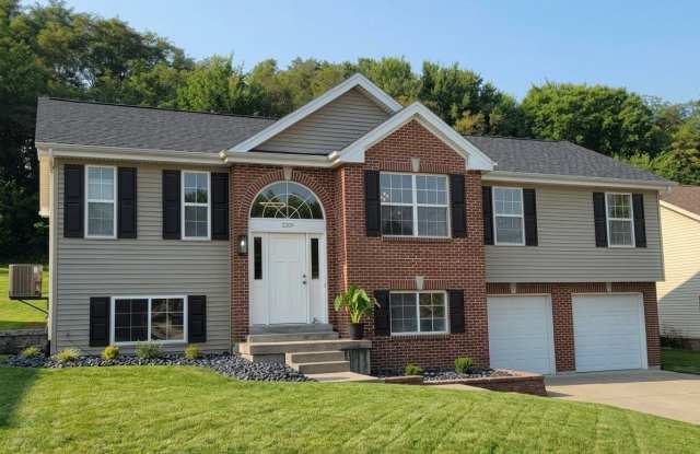 2205 Ashton Hills Ct Gallery 1