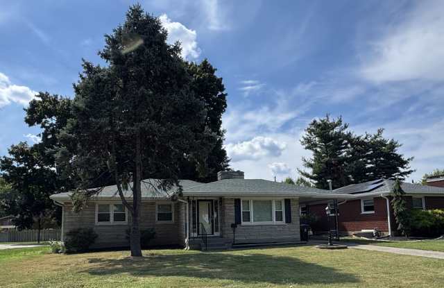 Gorgeous, Updated 3 Bedroom, 2 Bath Ranch Home with Basement - 1604 Woodluck Avenue, Louisville, KY 40205
