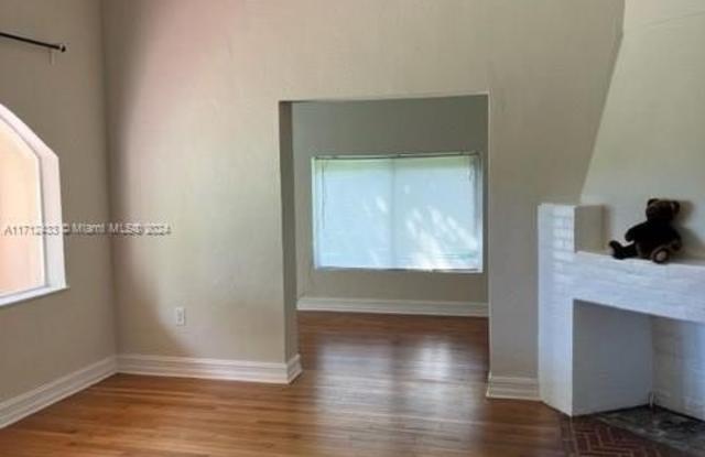 225 NE 105th St Gallery 2