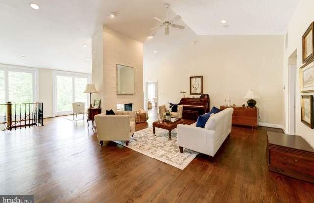 1018 SHIPMAN LANE Gallery 3