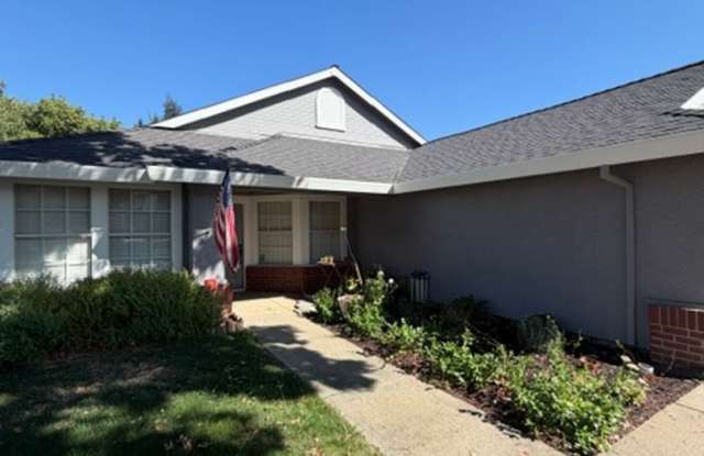 Beautiful 3 Bedroom and 2 Bathroom Home in Elk Grove $2,900.00 Gallery 3