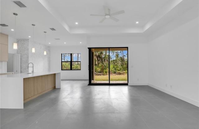 11042 Carnegie Avenue Gallery 3