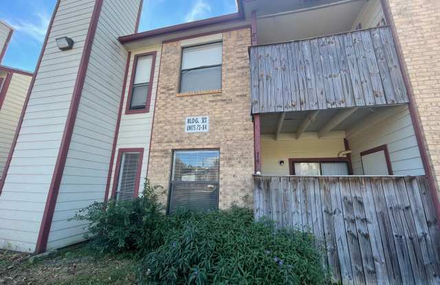 2/2 Condo Centrally Located - 1107 Verde Drive, Bryan, TX 77801