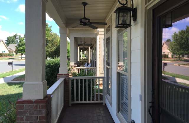MOVE-IN READY! Gallery 3