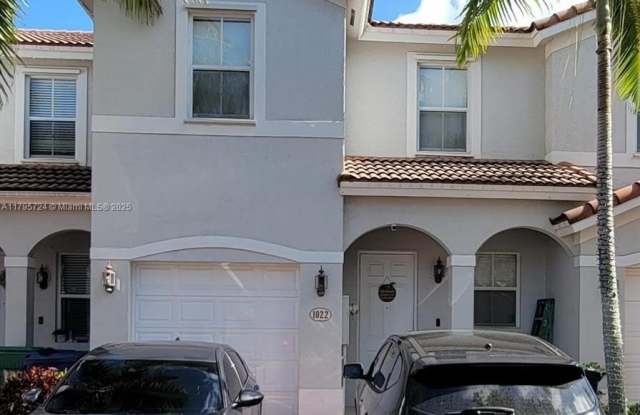 1022 NE 208th St photos photos