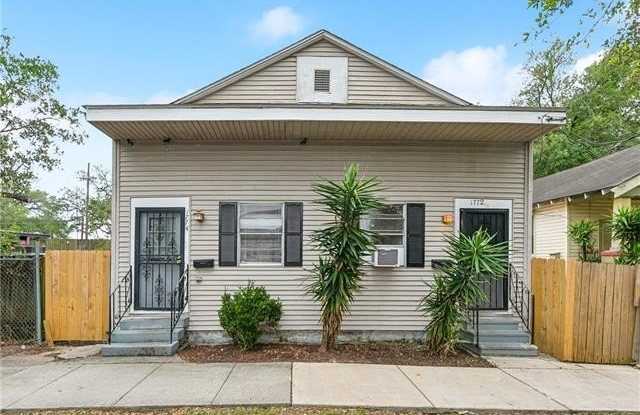 1772 N DORGENOIS Street photos photos