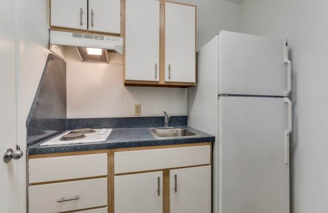 Waterford Studios Fully Furnished with Utilities Included Gallery 2