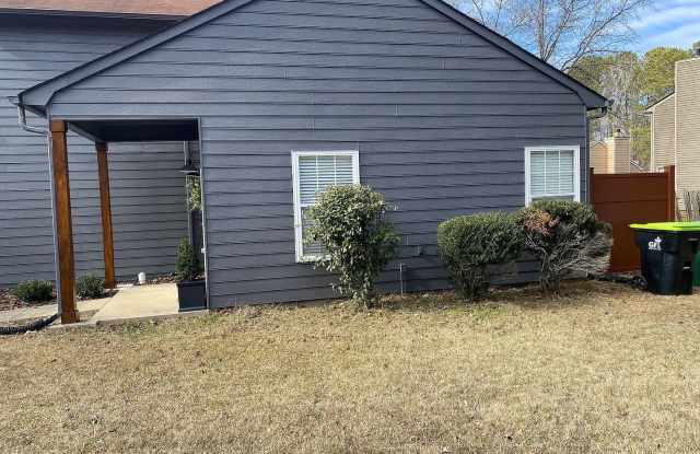 Room in 3 Bedroom Home at Parkside Dr photos photos