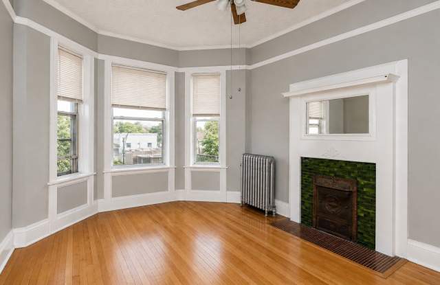 2941 W Belmont Avenue Gallery 2