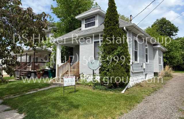 824 Cleveland St Lansing, MI 48906 photos photos