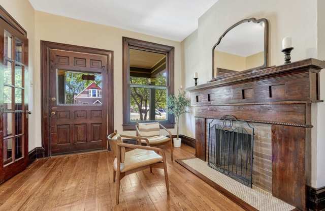Charming 3-Bedroom Home with Heated Backyard Studio in Aurora Gallery 4
