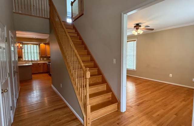 2242 W GREENLEAF Drive W Gallery 3