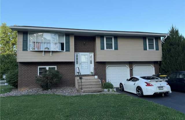 227 Burrell Boulevard Gallery 1