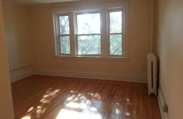 One Bedroom with Heat on GL-B Comm Ave Brighton photos photos