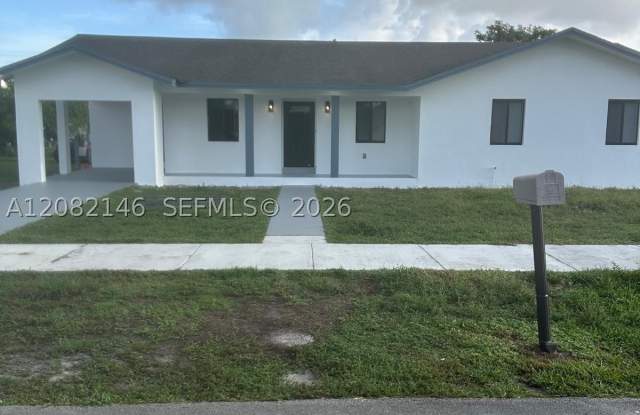 3441 NW 213th Ter photos photos