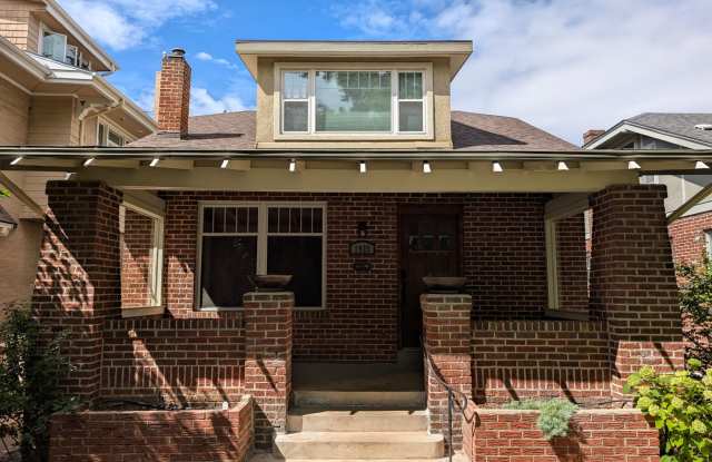 Beautiful 3 Bedroom House right across from City Park photos photos