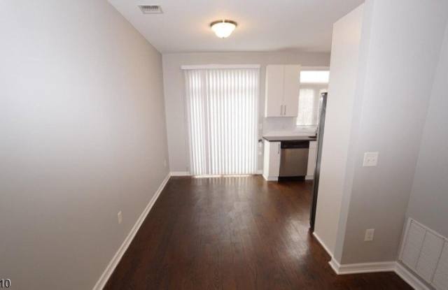 1299 Saint Georges Ave Gallery 3