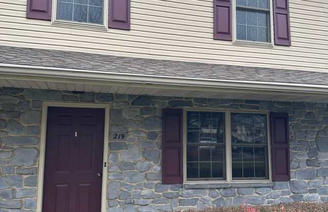 3 Bedroom Townhouse Leola - 219 Spencer Avenue, Leola, PA 17540