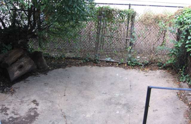 Enclosed Front Porch Row - Kingsessing Gallery 4