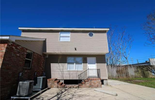 229 OAK Avenue Gallery 2