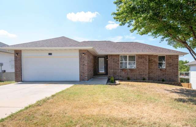 4 Bedroom | 3 Bathroom | 2 Car Garage| Springfield MO | Basement! | Fenced Backyard! Gallery 1