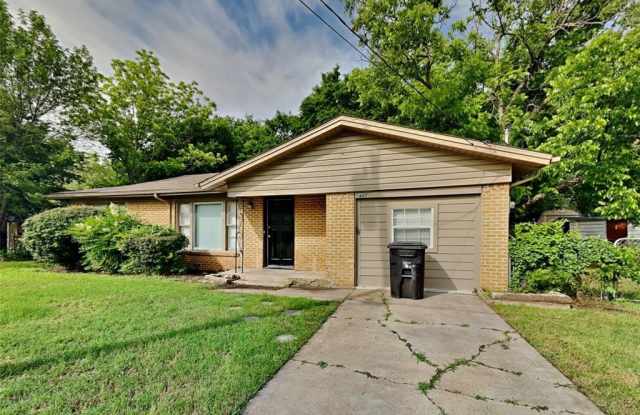 607 Dixon Street - 607 Dixon Street, Cleburne, TX 76033