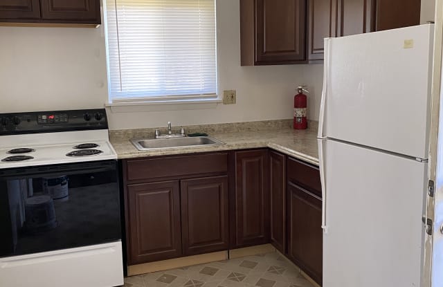 32503 Lydia St - 32503 Lydia Street, Westland, MI 48186